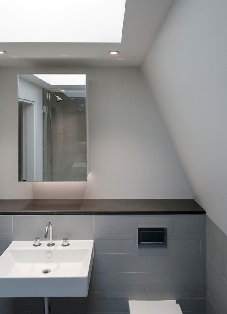 126-Pavilion-Road_bathroom