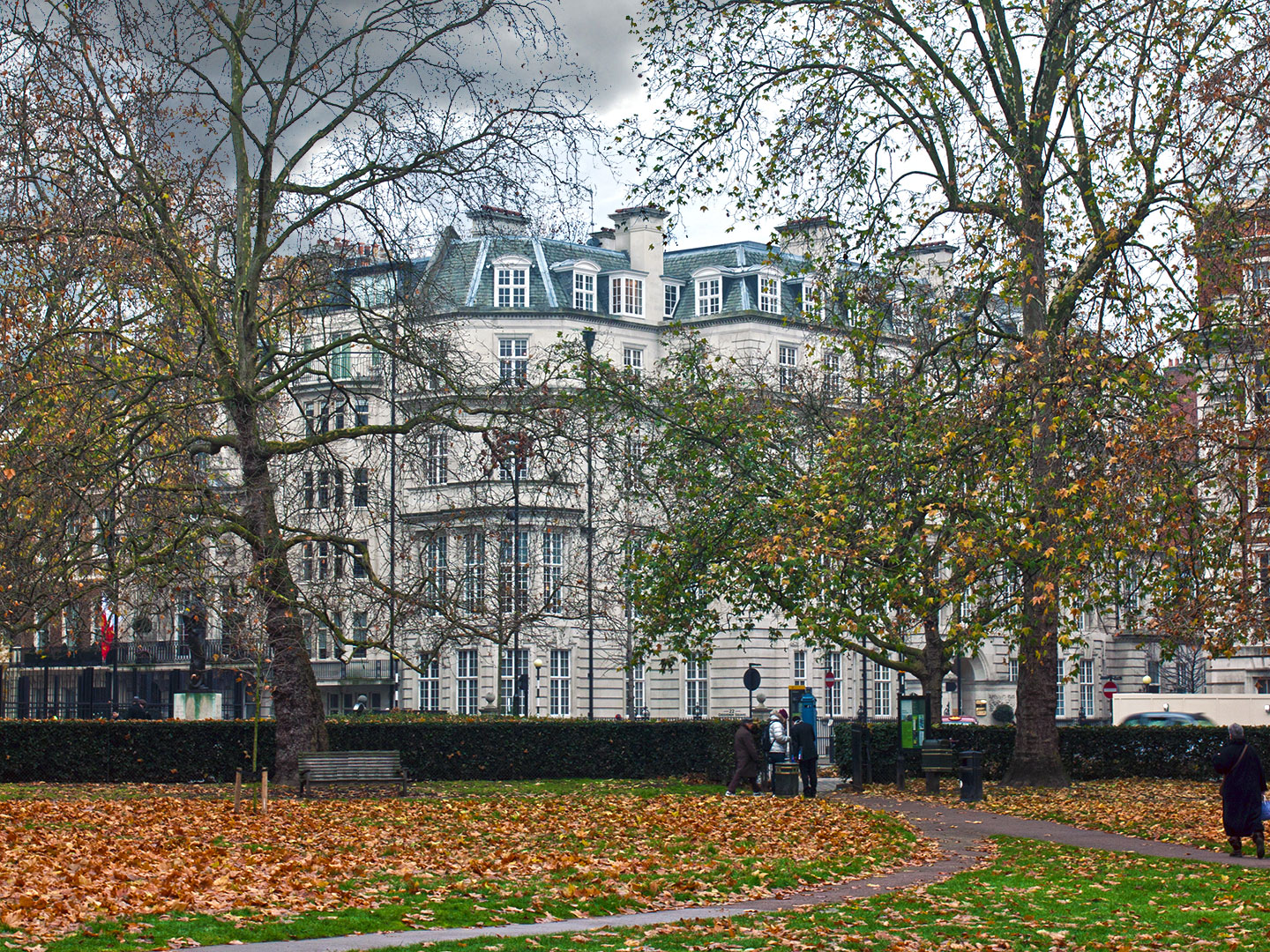 22_grosvenor_square-park_view-cgi