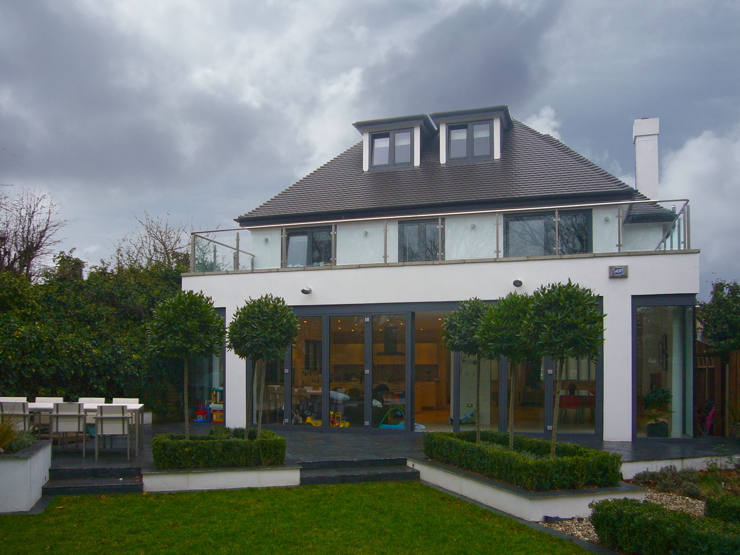 33_fairholme_gardens-photo-rear-p1010276