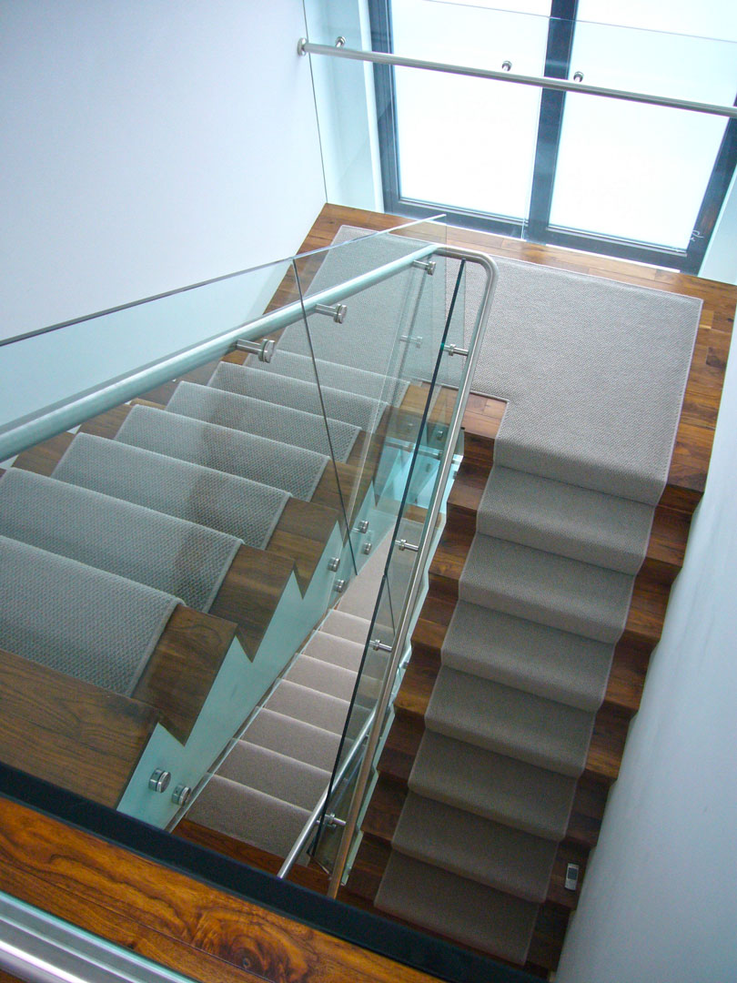 33_fairholme_gardens-photo-stairs