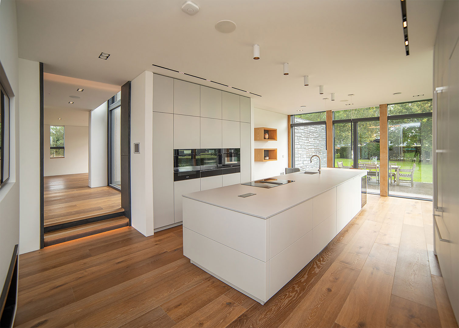 Hill-View-Farm_Enclosure-Interior